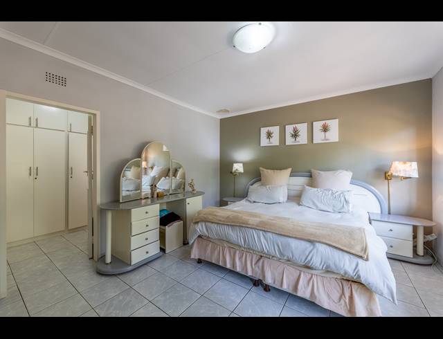4 BEDROOM HOUSE FOR SALE IN BRYANSTON